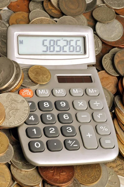 Calculadora Com Moedas Fechar — Fotografia de Stock