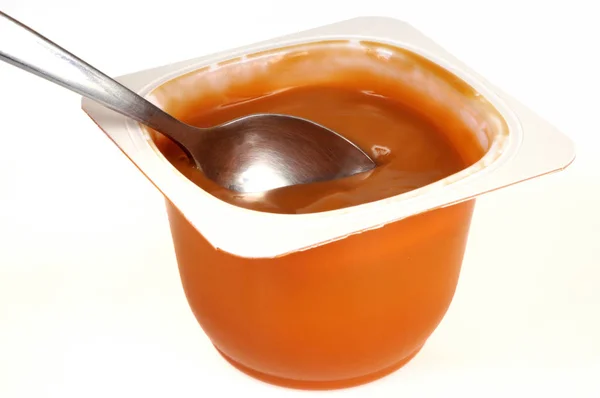 Pot Crème Caramel Avec Cuillère Gros Plan Sur Fond Blanc — Photo