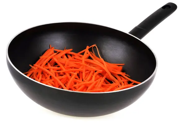 Морква Сковороді Крупним Планом Білому Тлі — стокове фото