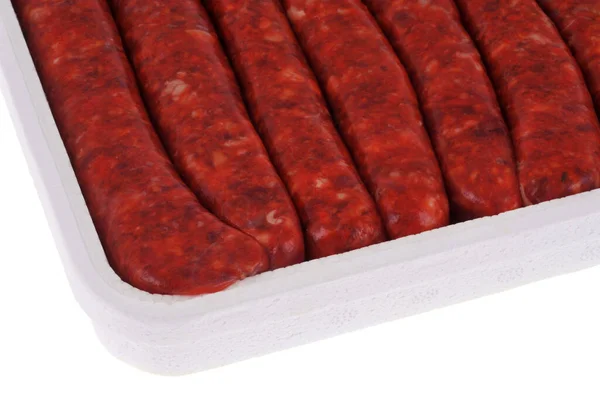 Raw Merguez Ένα Δίσκο Πολυστυρενίου Γκρο Πλαν Λευκό Φόντο — Φωτογραφία Αρχείου