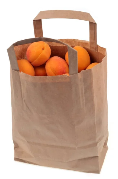 Apricot Papieren Zak Close Witte Achtergrond — Stockfoto