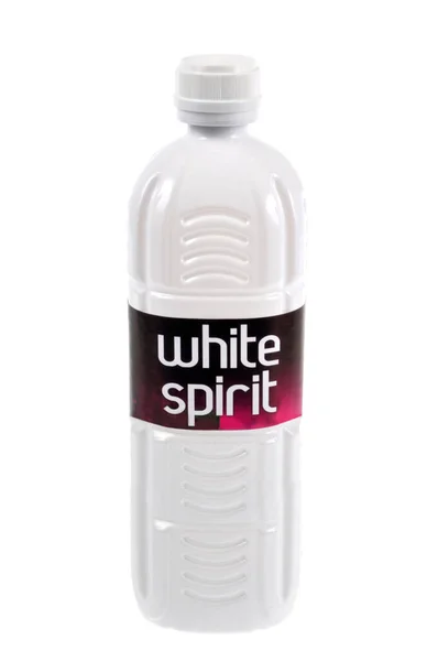 白色底座上的增薄塑料瓶 — 图库照片