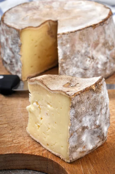 Tomme Savoie Começou Close — Fotografia de Stock