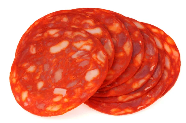Chorizo Scheiben Gestapelt Nahaufnahme Auf Weißem Hintergrund — Stockfoto