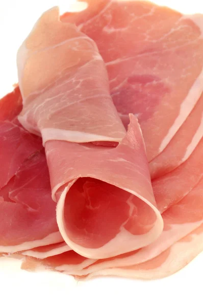 Prosciutto Crudo Italiano Fette Vicino Sfondo Bianco — Foto Stock