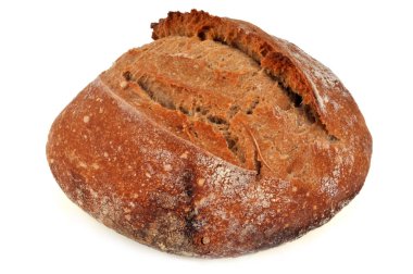 Geleneksel ekmek topu beyaz arkaplanda yakın plan 