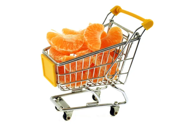 Supermarché Chariot Plein Mandarines Gros Plan Sur Fond Blanc — Photo