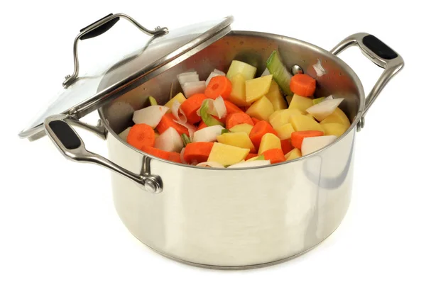 Groenten Koken Met Een Nederlandse Oven Een Witte Achtergrond — Stockfoto