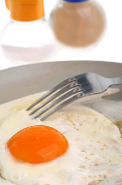 Fried Egg Served Plate Close White Background — Stock Photo, Image