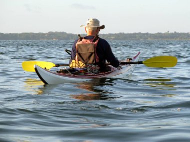 Morbihan Körfezi 'ndeki kanocu.