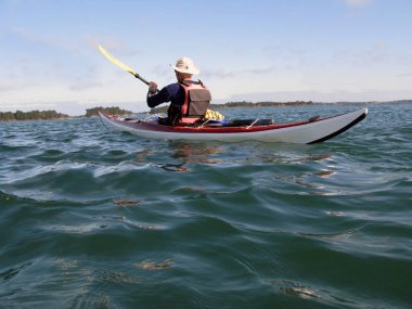Morbihan Körfezi 'ndeki kanocu.