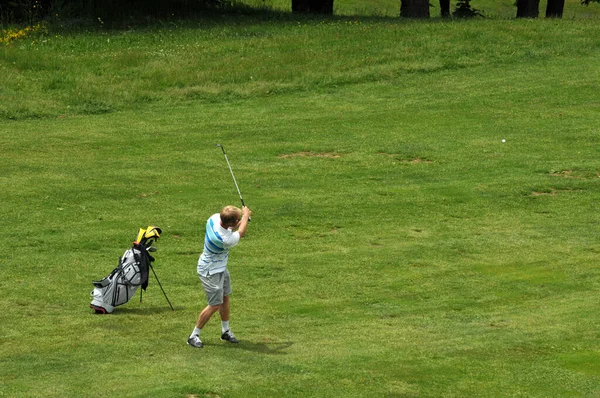 Golfista Campo Montaña Los Alpes Franceses —  Fotos de Stock