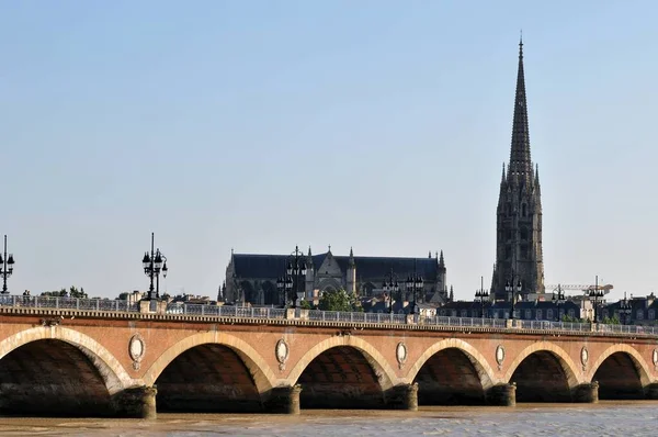 Garonne Átívelő Kőhíd Bordeaux Ban — Stock Fotó