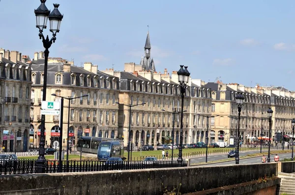 Kades Van Bordeaux Met Een Tram — Stockfoto