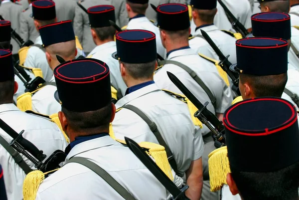 Soldado Del Ejército Francés Desde Atrás Durante Una Ceremonia — Foto de Stock