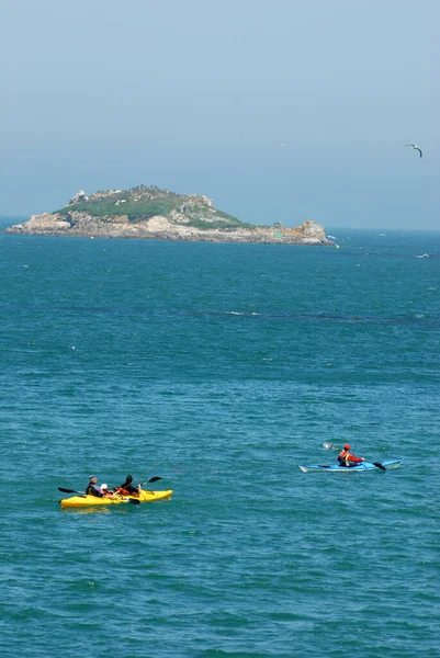 Kayakers Partjainál Carantec Bretagne — Stock Fotó