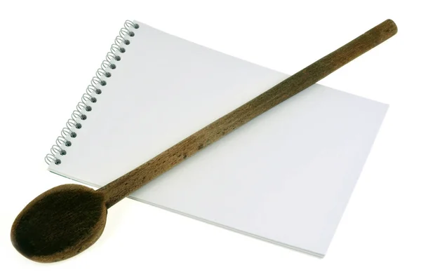 Ξύλινη Κουτάλα Σπιράλ Notebook Close Λευκό Φόντο — Φωτογραφία Αρχείου