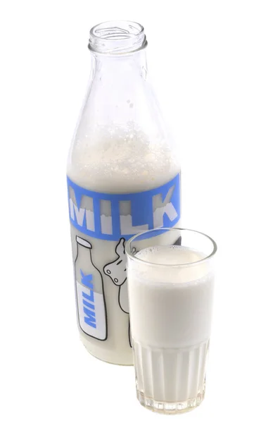 Стекло Бутылка Молока Крупным Планом Белом Фоне — стоковое фото