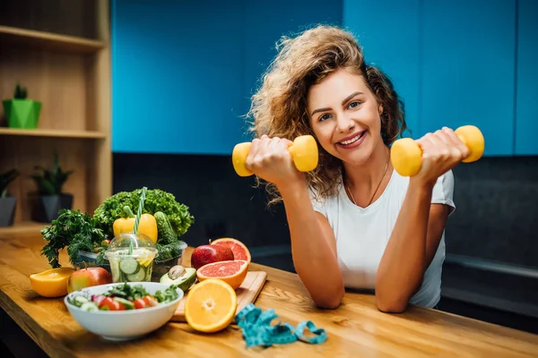 Beautiful Woman Healthy Green Food Modern Kitchen — Stock Photo, Image