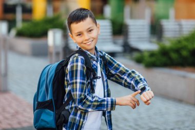 Akıllı çocuk, seçici odaklı. 