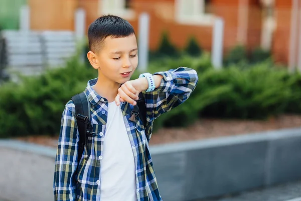 Jongen Met Smartwatch Selectieve Focus — Stockfoto