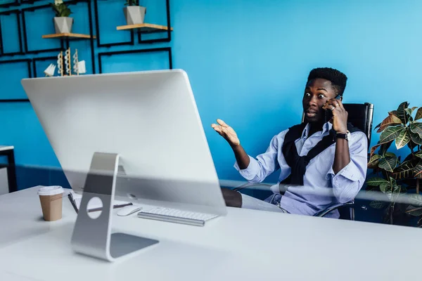 Businessman Talking Phone Modern Office — Stock Photo, Image