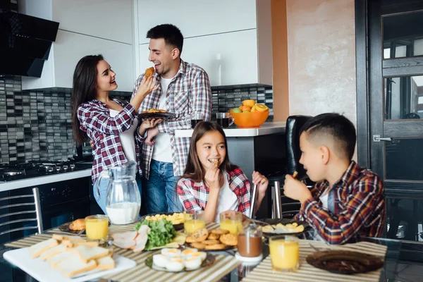 Young Family Four Person Have Breakfast Home Kitchen Family Breakfast — Stock Photo, Image