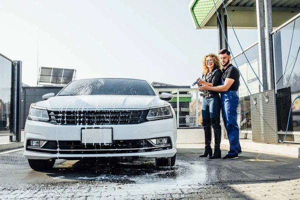 Szerviz Autómosó Áll Mester Spray Hab Hogy Tisztítsa Meg Motor — Stock Fotó