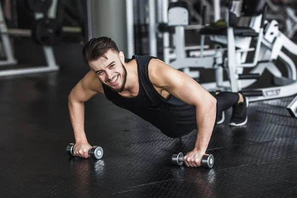 Porträt Junge Sporttrainerin Bleibt Während Des Trainings Planke — Stockfoto