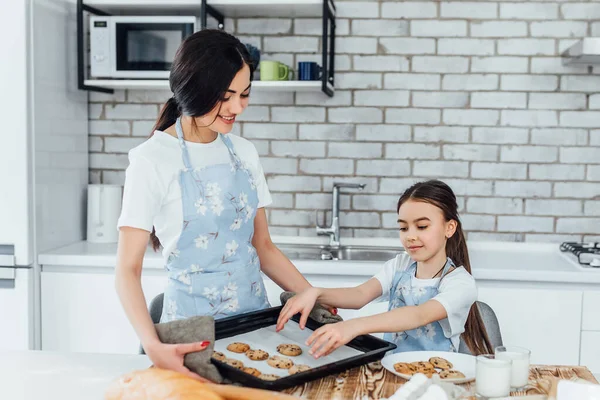 Mom Child Cooking Cookies Together Modern White Kitchen — Stock Photo, Image