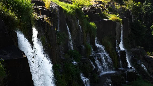 Cachoeira Incrível Pongour Vietnã Lat Com Buda Topo Conceito Viagem — Fotografia de Stock