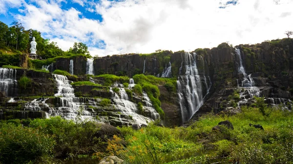 Cachoeira Incrível Pongour Vietnã Lat Com Buda Topo Conceito Viagem — Fotografia de Stock