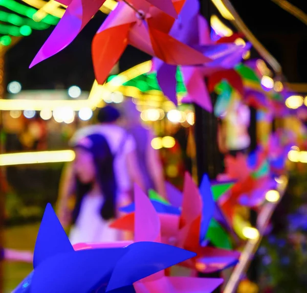 Luci Notturne Sfocate Colorate Nel Parco Immagine Astratta Del Festival — Foto Stock