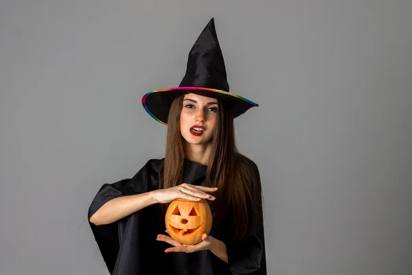 Brunetka Kobieta w stylu Halloween ubrania — Zdjęcie stockowe