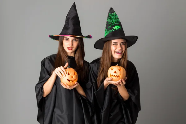 Young women in halloween style clothes — Stockfoto