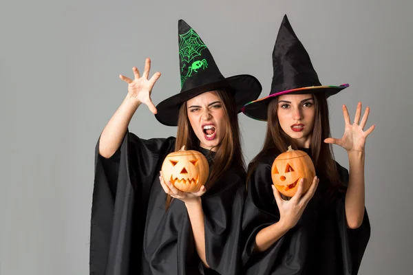 Duas meninas bonitas em estilo halloween — Fotografia de Stock