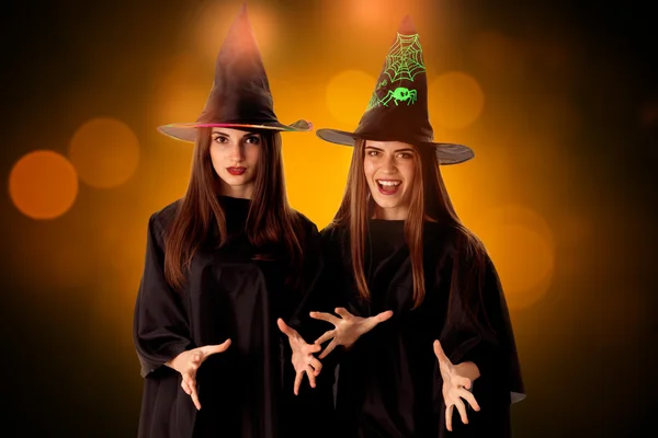 Charmante Frauen im Halloween-Stil — Stockfoto