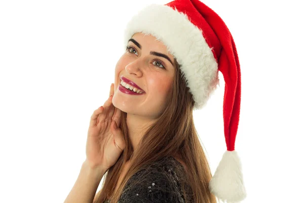 Retrato de mujer linda feliz en sombrero de santa — Foto de Stock