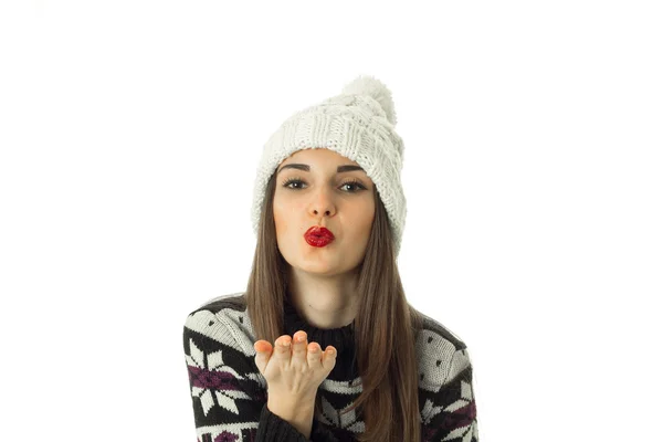 Glad tjej i varm vinter tröja — Stockfoto