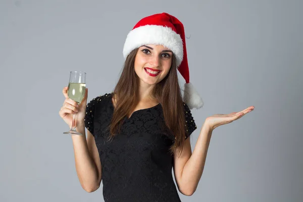 Ragazza con bicchiere di champagne — Foto Stock