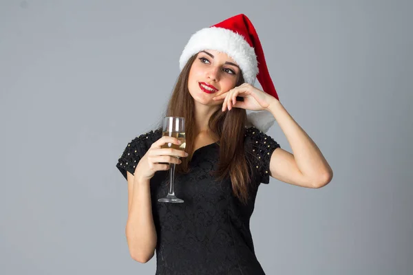 Fille avec une coupe de champagne — Photo