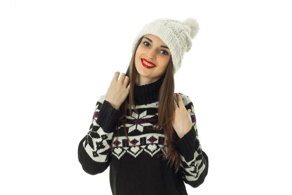 Chica en suéter de invierno caliente y sombrero — Foto de Stock