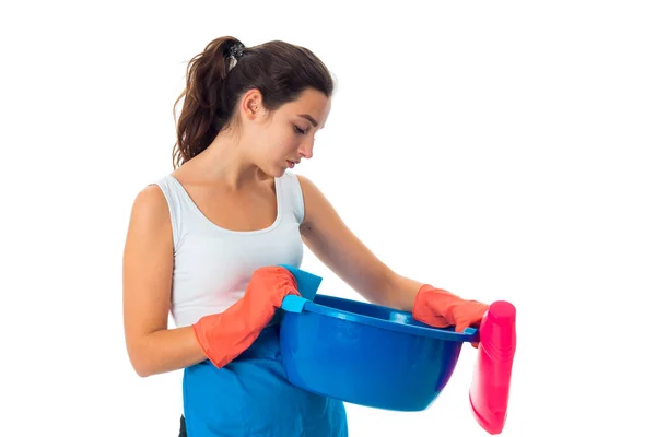 Joven criada mujer con limpiadores — Foto de Stock
