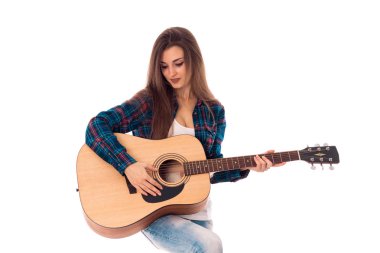 elinde gitar ile güzel kız