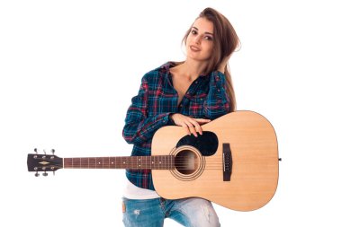 güzel esmer kız gitar çalmak