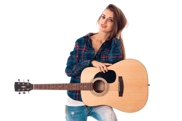 Linda morena menina tocando guitarra — Fotografia de Stock