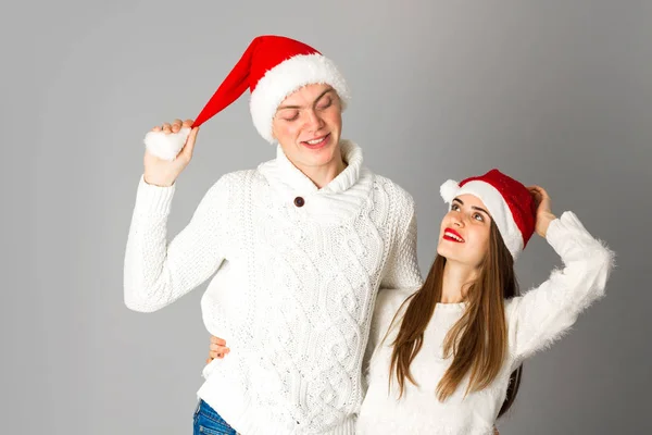 Coppia festeggiare il Natale in studio — Foto Stock