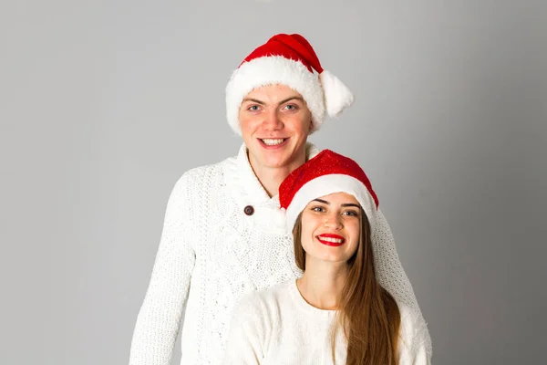 Coppia festeggiare il Natale in studio — Foto Stock