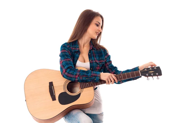 Sexy jovem mulher com guitarra — Fotografia de Stock