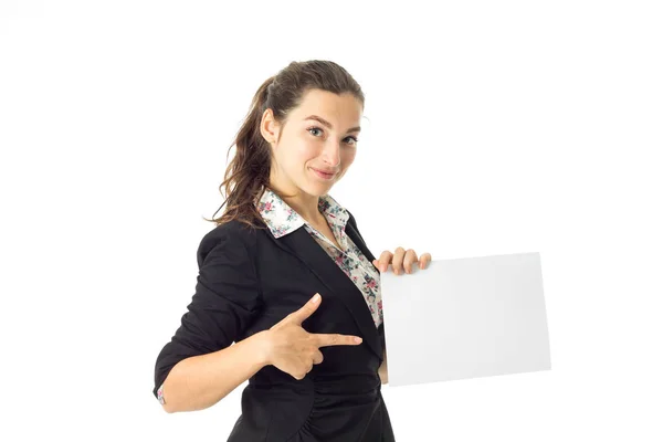 Frau in Uniform mit weißem Plakat in der Hand — Stockfoto